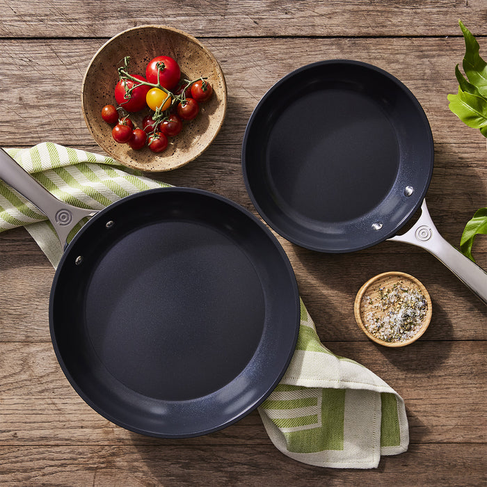 Le Creuset Essential Nonstick Ceramic 2-Piece Fry Pan Set