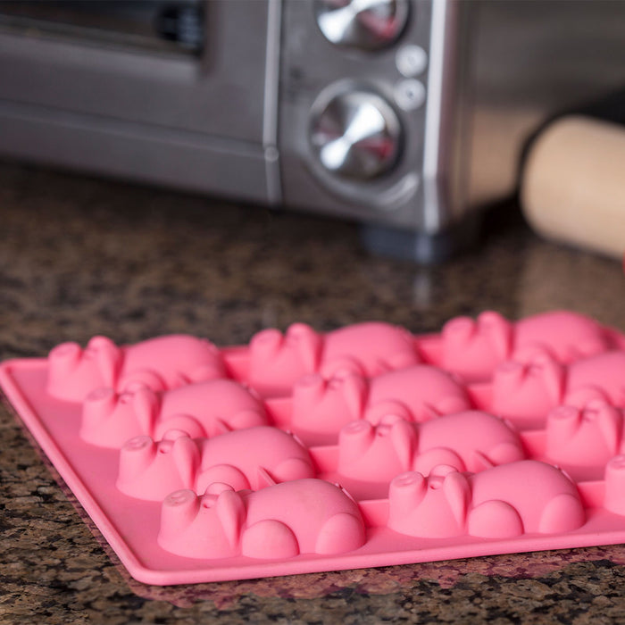 https://www.lascosascooking.com/cdn/shop/files/Mobi-Little-Pigs-in-Blankets-Silicone-Mold__S_3_700x700.jpg?v=1686929194