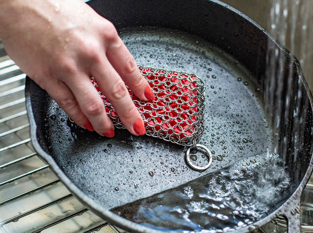 Lodge Chainmail Scrubbing Pad — Las Cosas Kitchen Shoppe